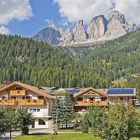 Cesa Melester 3* Campitello di Fassa